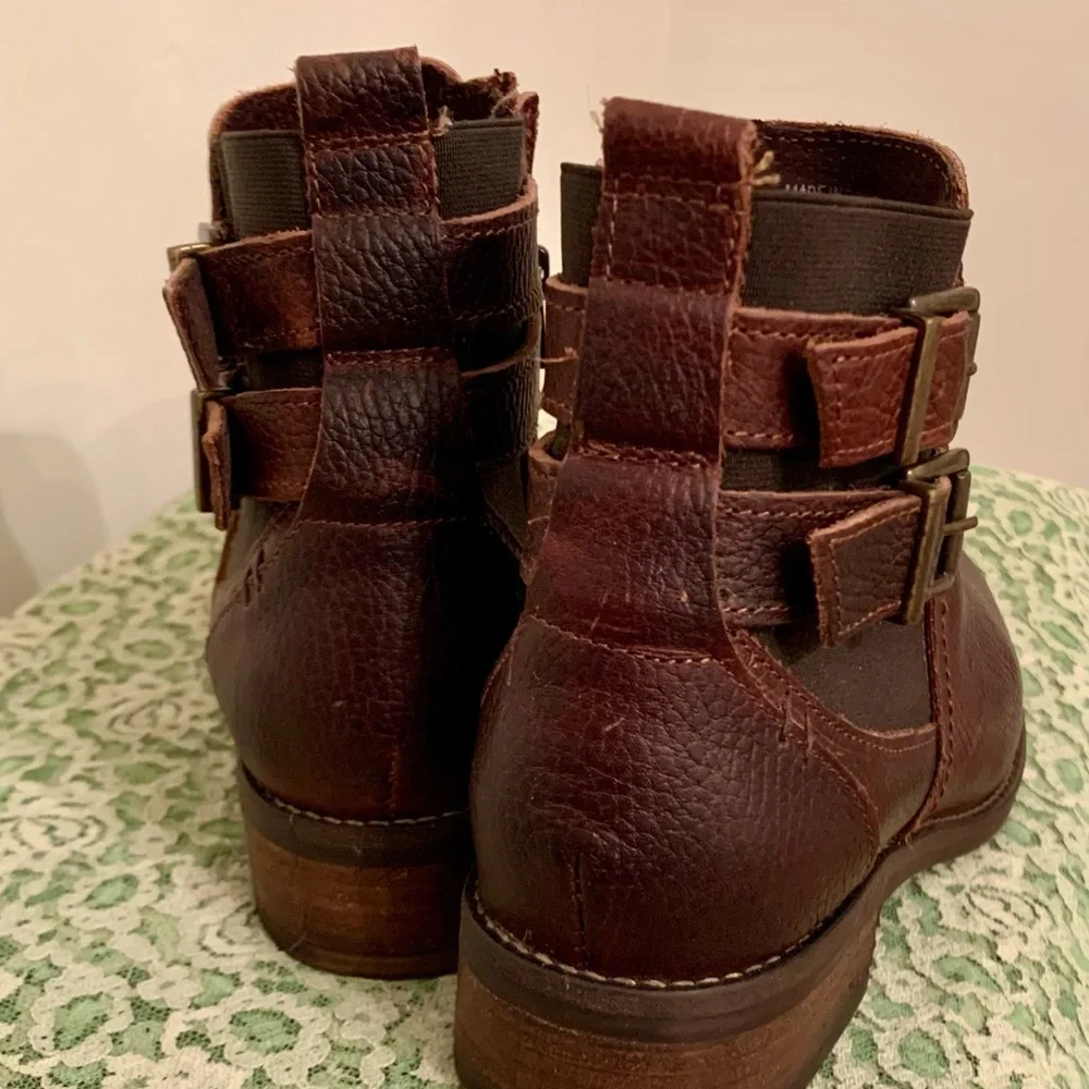Fat Face boots. Size 9.  Deep brown leather. Side zip. Very good condition! - Picture 8 of 10